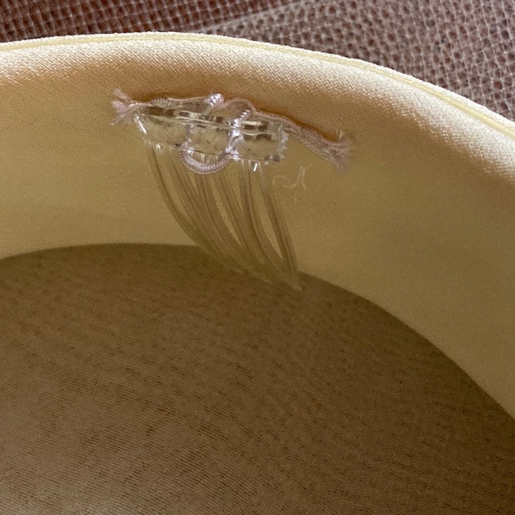 1950 Yellow Pill Box Hat with Full Veil 15 inch circumference - Picture 7 of 7